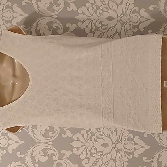 Crocheted, White Knit Sleeveless Top - Picture 6 of 6